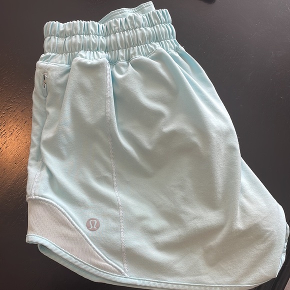 lululemon hotty hot size 2 Tall 4 in inseam - Picture 4 of 5